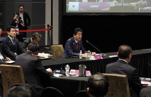 安倍总理出席了东南亚国家联盟（ASEAN）相关首脑会议等。