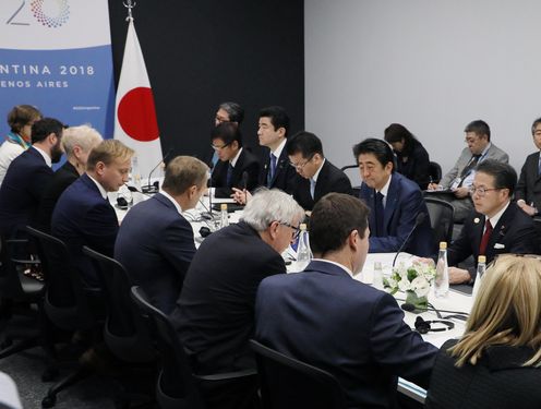 安倍总理为了出席G20布宜诺斯艾利斯峰会等访问了阿根廷共和国。