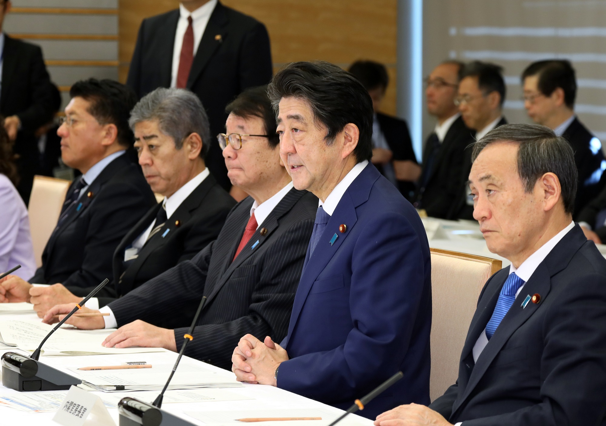 安倍总理在总理大臣官邸召开了第9次国土强韧化推进本部会议以及第3次有关重要基础设施紧急检查的相关阁僚会议。