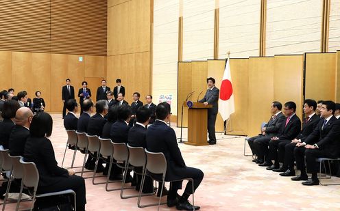 安倍总理在总理大臣官邸召开了第2届日本可持续发展目标（SDGs）奖表彰仪式。