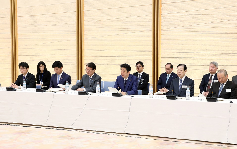 安倍总理在总理大臣官邸召开了第4次防灾推进国民会议。