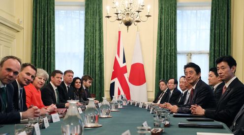 安倍总理访问了英国的伦敦。