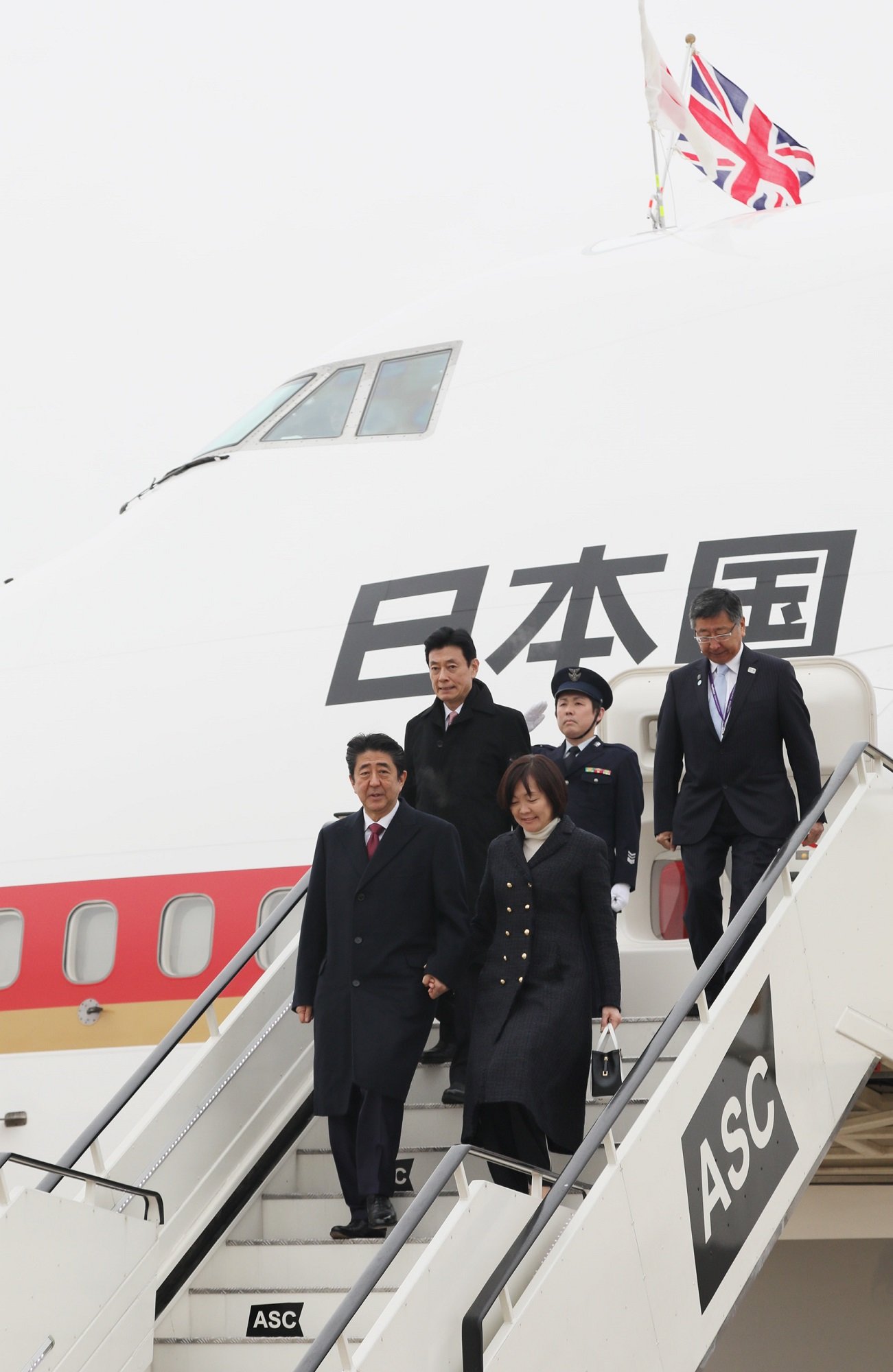 安倍总理访问了英国的伦敦。