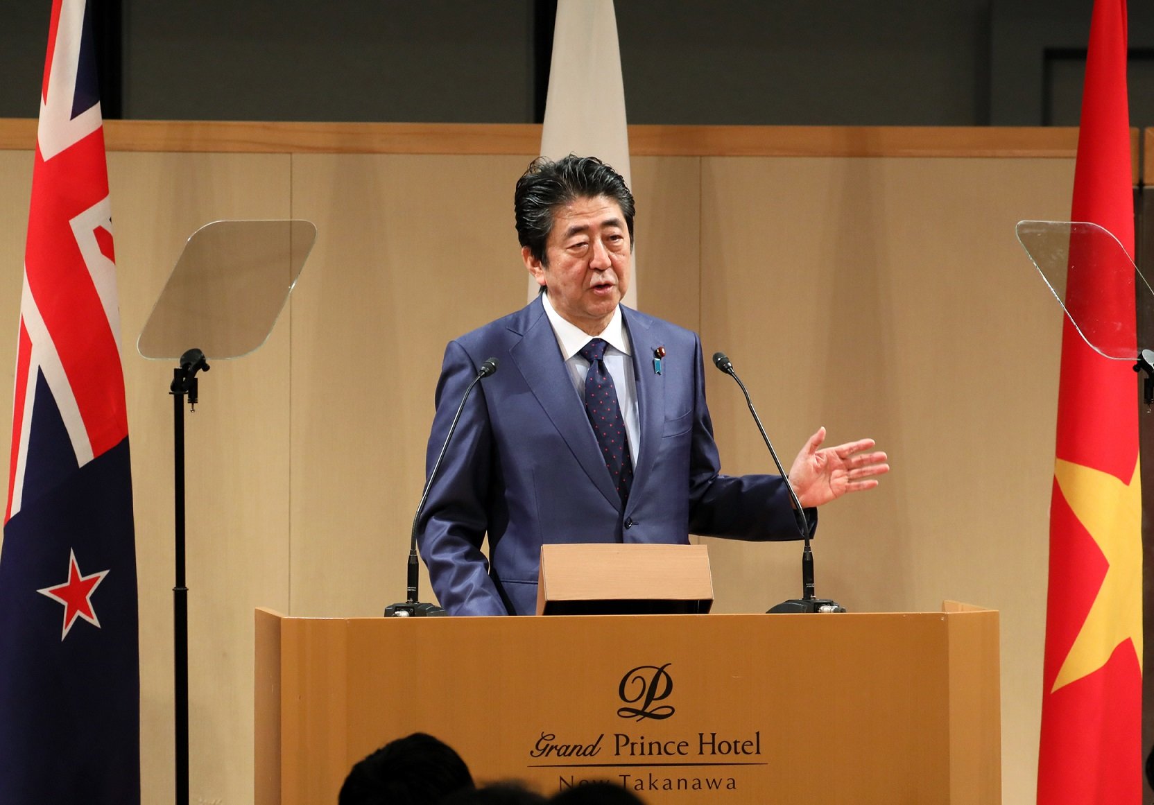 安倍总理出席了在东京都内举行的第1届跨太平洋伙伴关系(TPP)委员会。