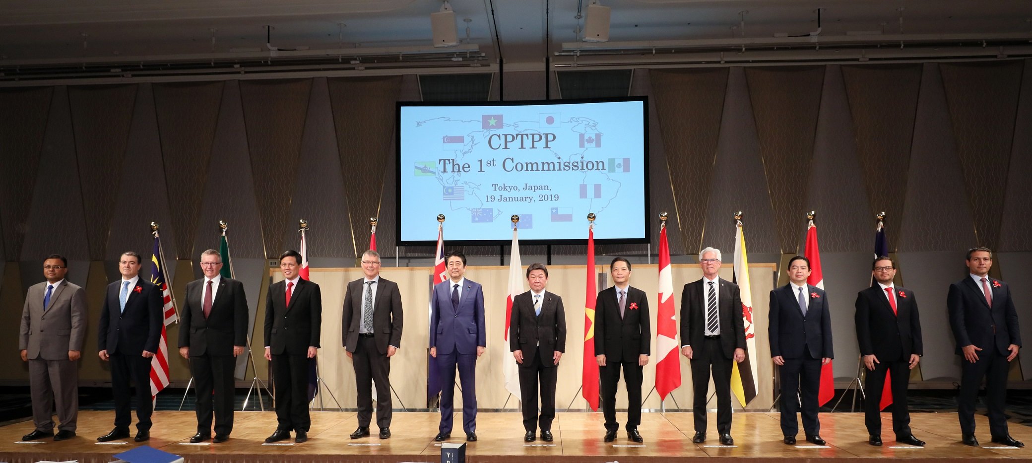 安倍总理出席了在东京都内举行的第1届跨太平洋伙伴关系（TPP）委员会。