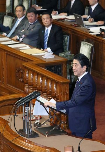 安倍总理在众议院全体会议及参议院全体会议上发表了第198届国会施政方针演说。