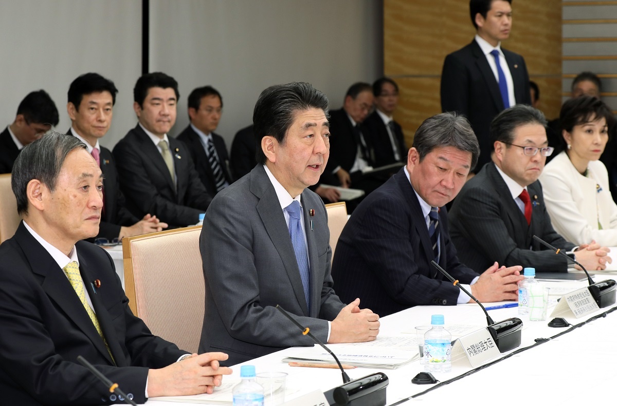 安倍总理在总理大臣官邸召开了2019年第3次经济财政咨询会议。