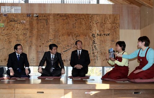 安倍总理访问了岩手县。