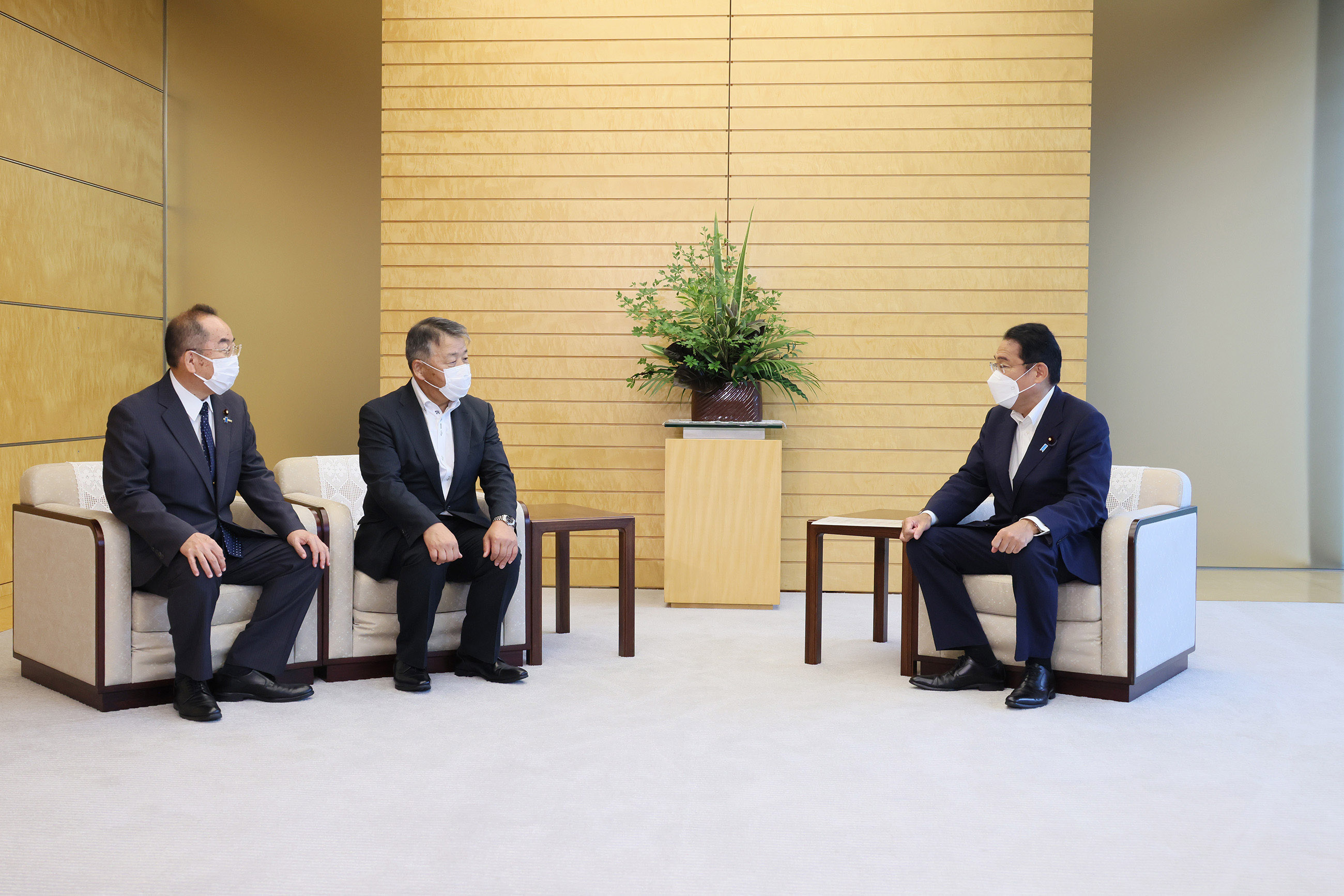 会见福岛国际研究教育机构候任理事长