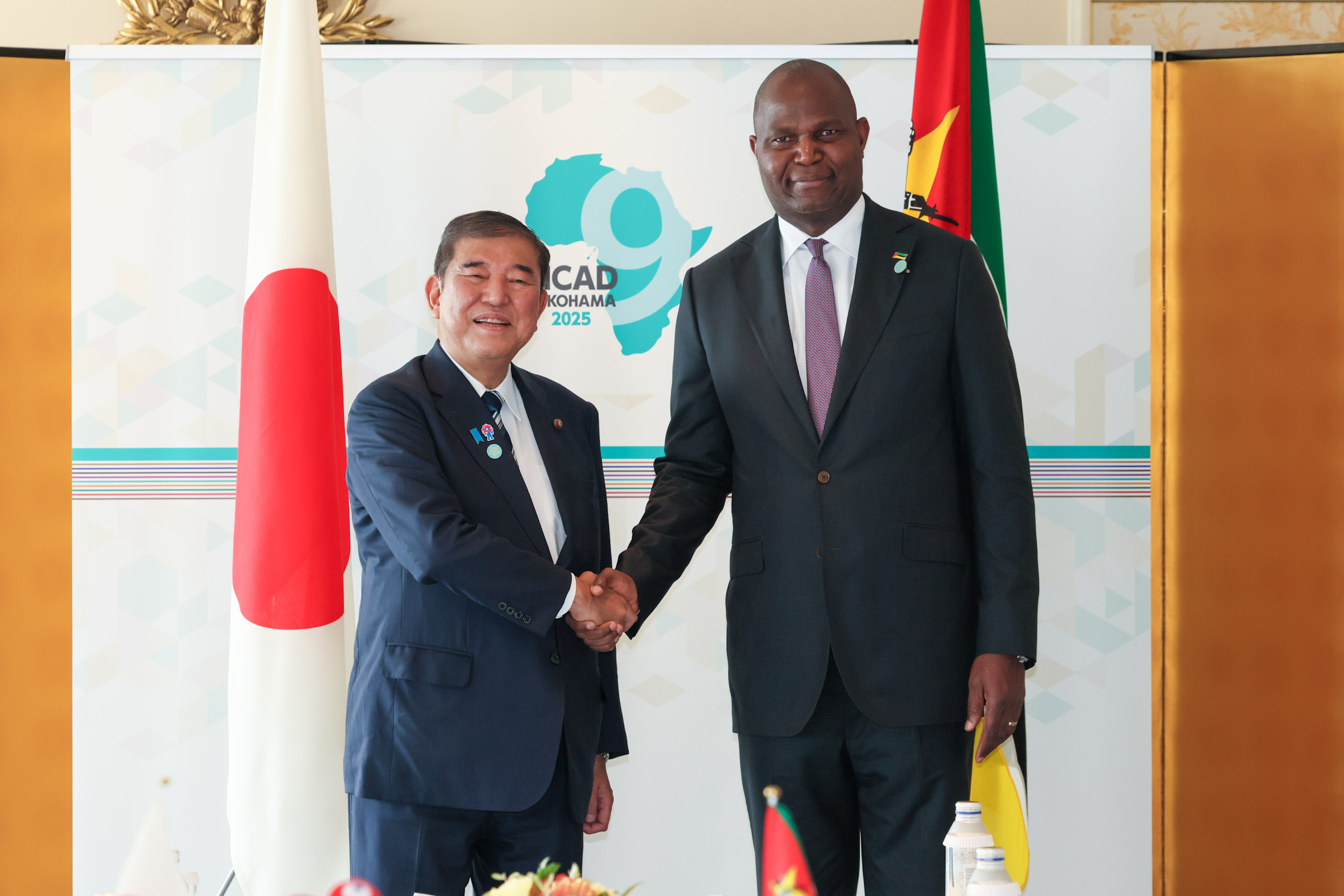 日本莫桑比首脑会谈1