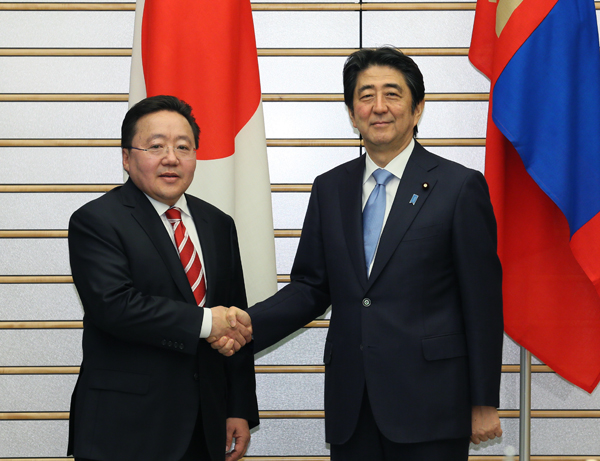 安倍总理在总理大臣官邸举行了日本・蒙古首脑会谈等。