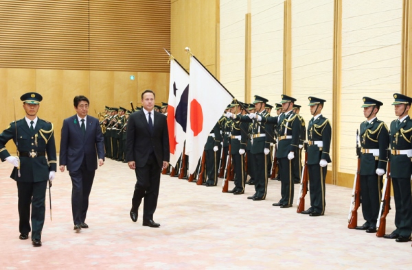 安倍总理在总理大臣官邸与巴拿马共和国总统胡安·卡洛斯·巴雷拉·罗德里格斯举行了首脑会谈等。