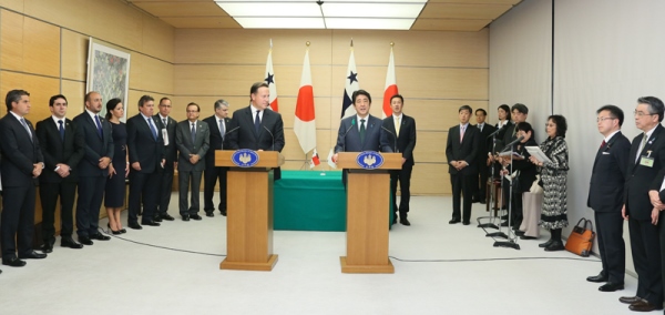 安倍总理在总理大臣官邸与巴拿马共和国总统胡安·卡洛斯·巴雷拉·罗德里格斯举行了首脑会谈等。