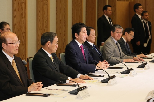 安倍总理在总理大臣官邸召开了“有关海上保安体制強化的相关阁僚会议”。