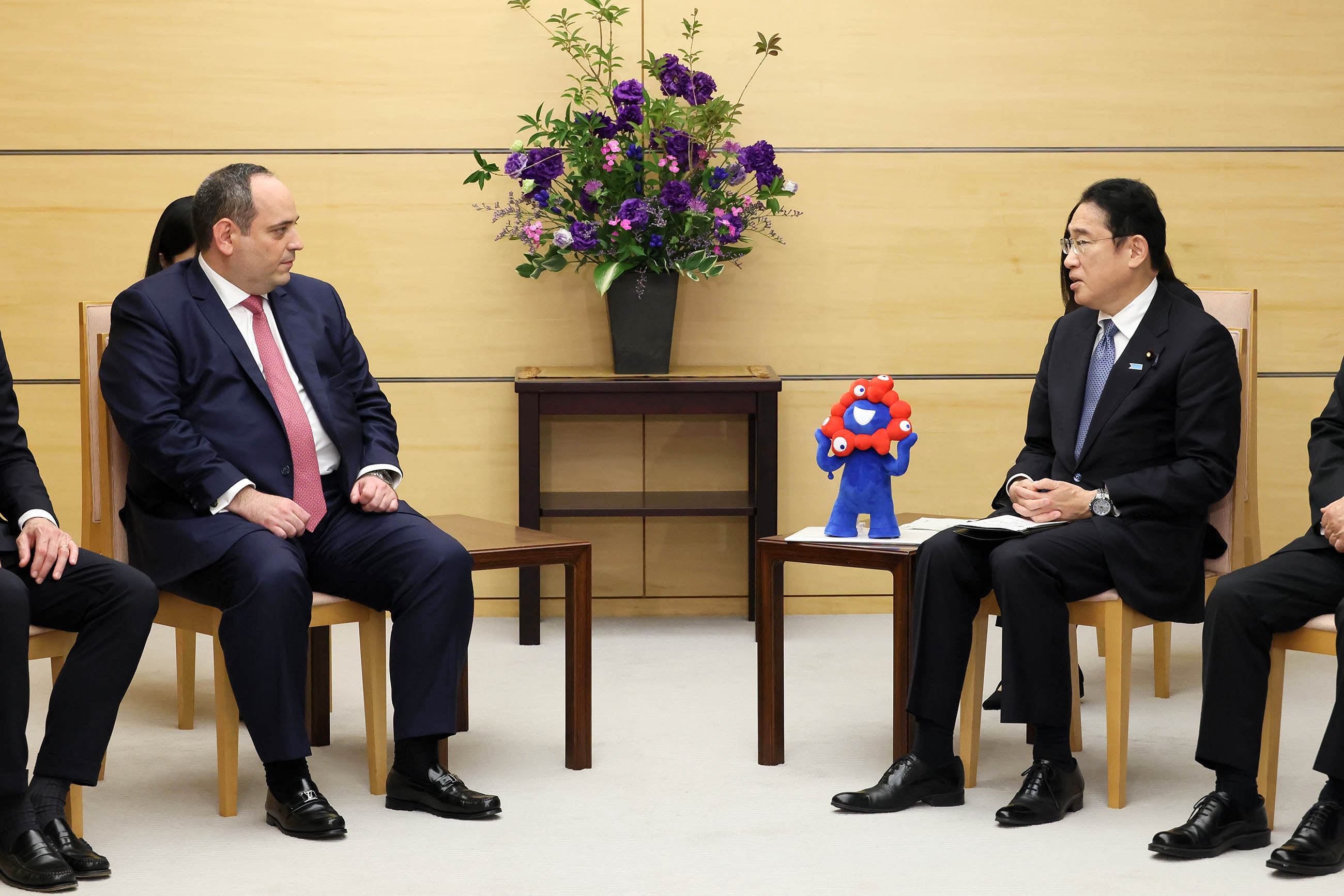 岸田首相接受拜会4
