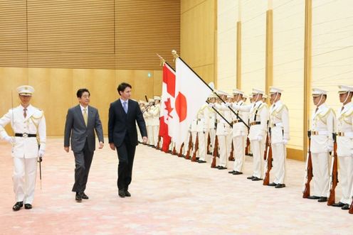 安倍总理在总理大臣官邸与加拿大总理贾斯廷·特鲁多举行了首脑会谈等。