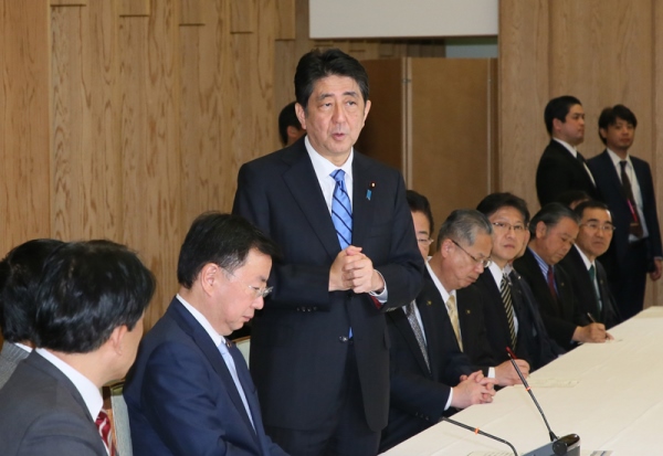 安倍总理在总理大臣官邸接受了教育再生首长会议代表的拜访。