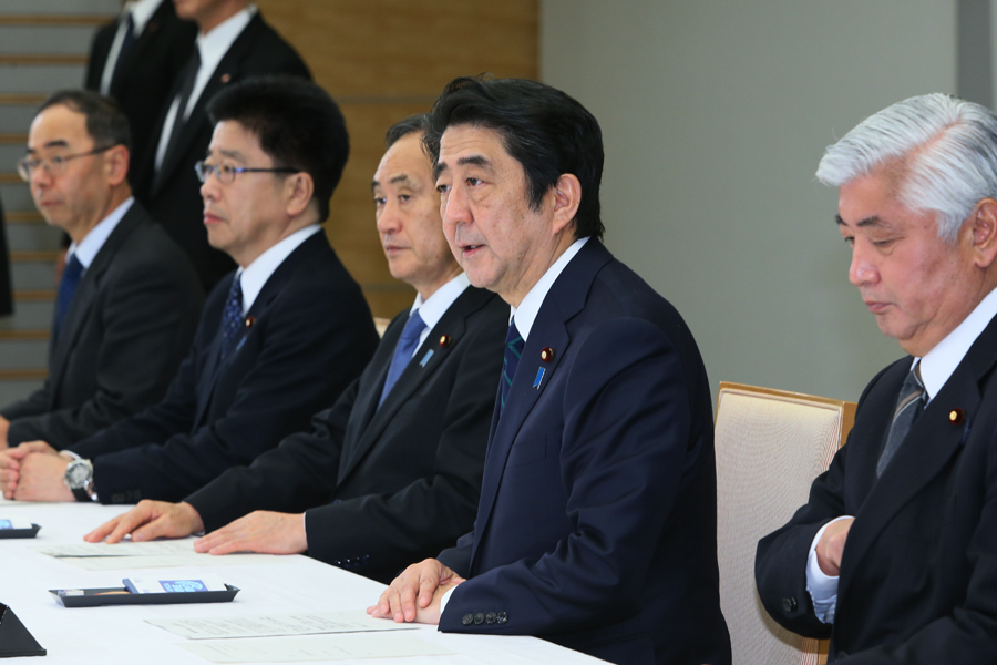 安倍总理在总理大臣官邸召开了“关于在叙利亚发生的威胁杀害日本人质事件的相关阁僚会议”。