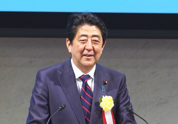 安倍总理出席了日本经济团体联合会在东京都内召开的第5次审议员会。