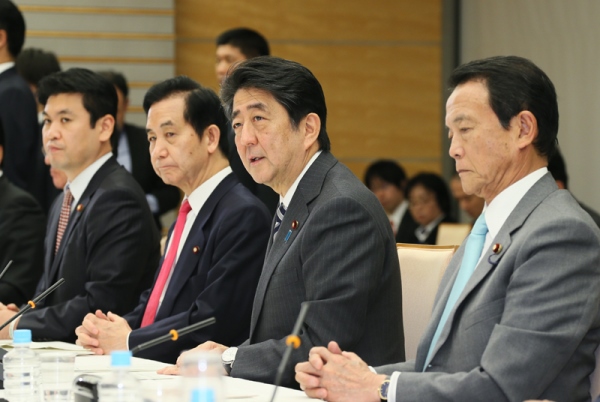 安倍总理在总理大臣官邸召开了第25次行政改革推进会议。