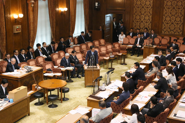 安倍总理出席了参议院有关我国及国际社会和平安全法制的特别委员会。