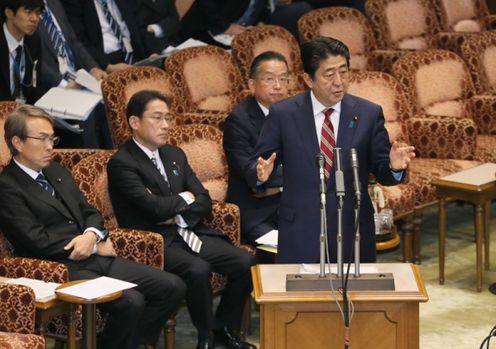 安倍总理出席了参议院有关跨太平洋伙伴关系协议（TPP）等的特别委员会。