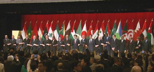 安倍总理出席了在东京都内举行的阿拉伯周招待会。