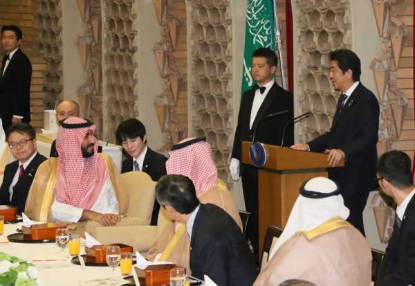 安倍总理在总理大臣官邸与沙特阿拉伯王国副王储兼国防大臣穆罕默德·本·萨勒曼·本·阿卜杜勒阿齐兹·阿勒沙特举行了会谈。
