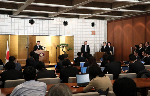 安倍总理在伊势神宫举行了新年记者招待会。