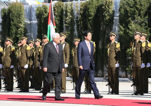 安倍总理访问了巴勒斯坦自治政府。