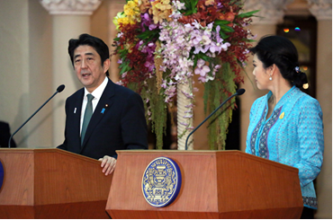 与外国首脑进行联合记者招待会的总理