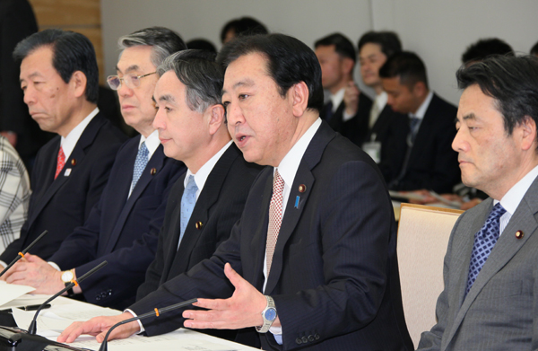 野田总理在总理大臣官邸召开了第一次复兴推进会议。