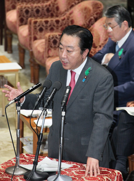 野田总理出席了众议院预算委员会。