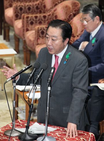 野田总理出席了众议院预算委员会。