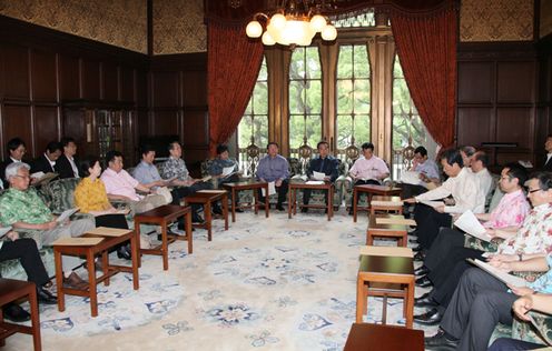 野田总理在国会内召开了第5次行政改革实行本部会议。