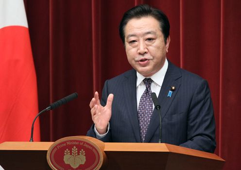 社会保障和税制一体化改革相关法案在众议院全体会议通过之后，野田总理在总理大臣官邸举行了记者招待会。