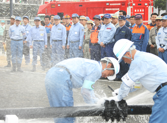 野田总理以及全体阁僚于9月1日“防灾日”参加了2012年度综合防灾训练。