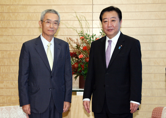 野田总理在总理大臣官邸接受了政府CIO（政府首席信息官，Chief Information Officer）远藤纮一的拜会。