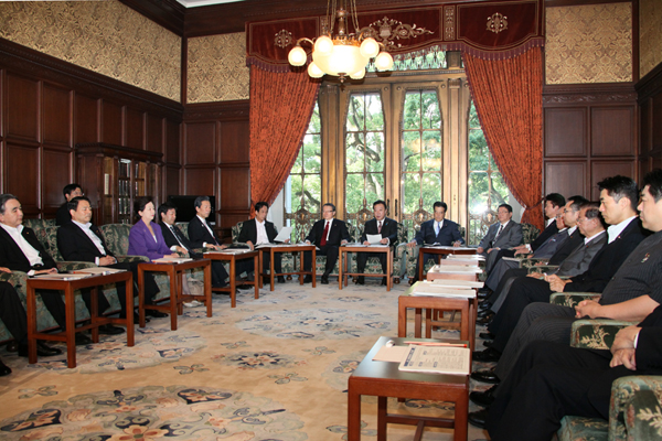 野田总理在国会内召开了第22次老年社会对策会议。