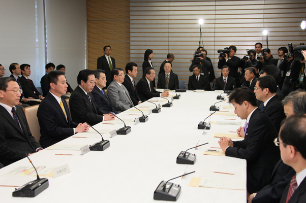 野田总理在总理大臣官邸召开了第12次有关全球变暖问题的阁僚委员会。