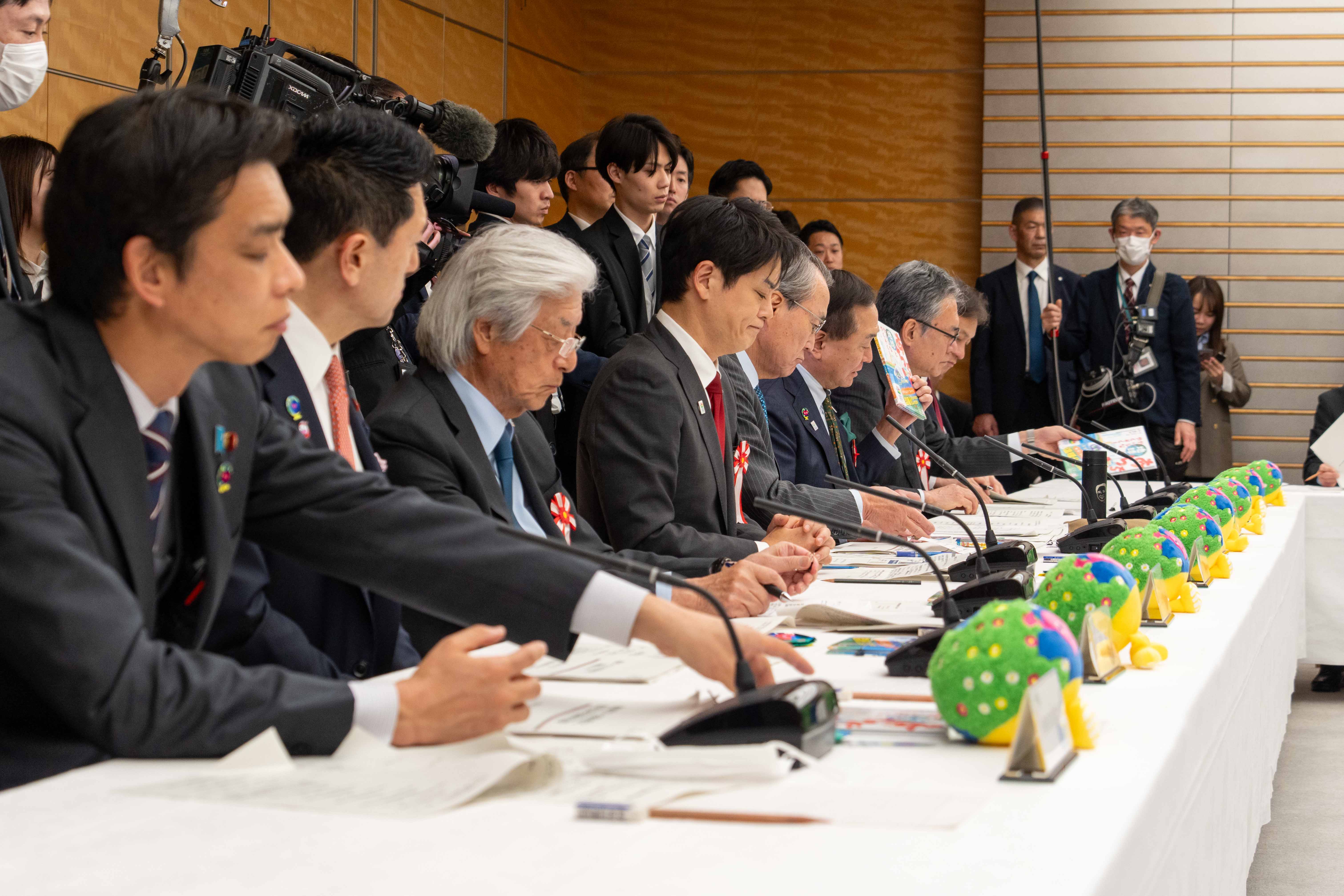 会議のまとめを行う木原官房長官３