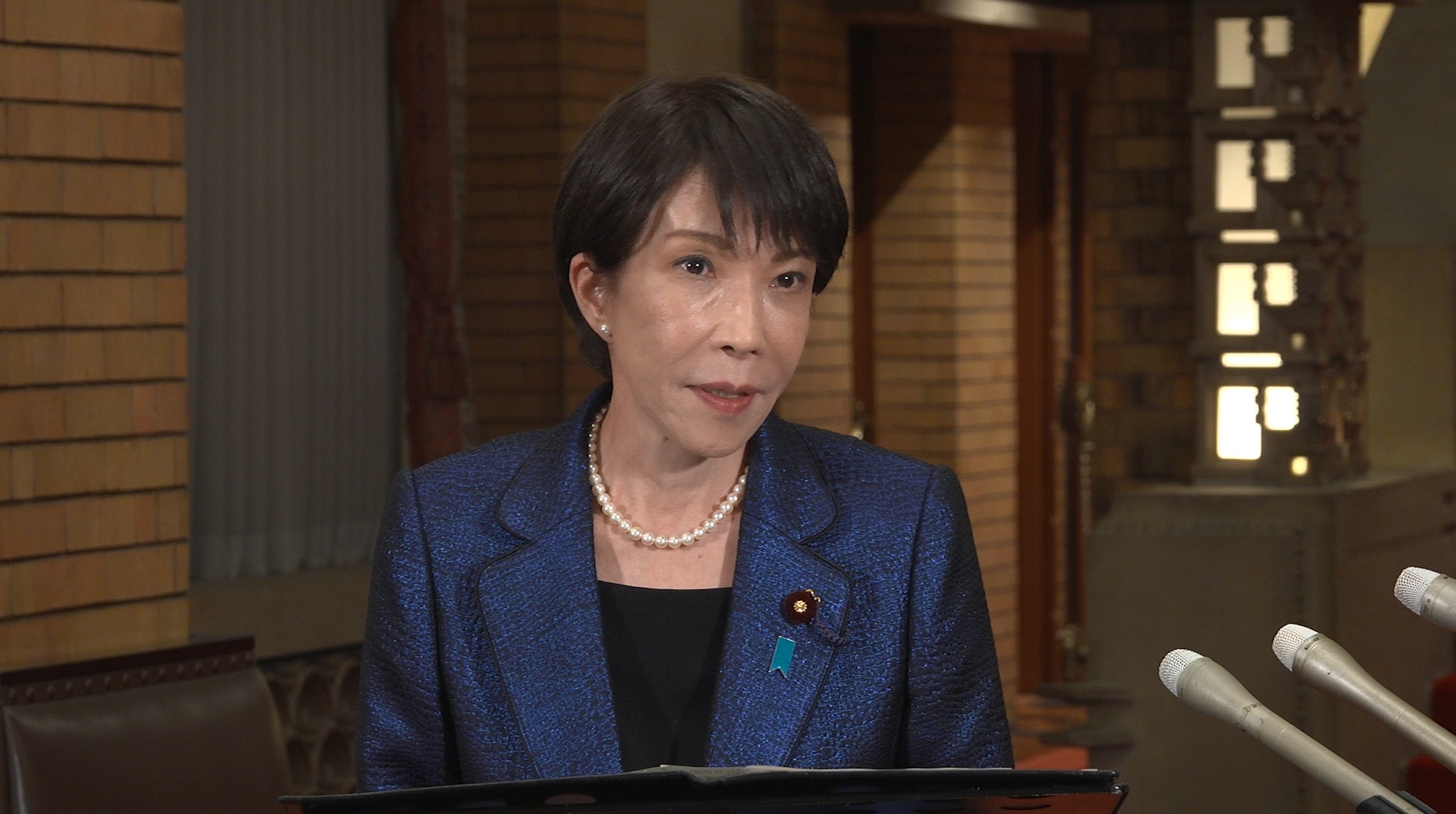 会見する高市総理