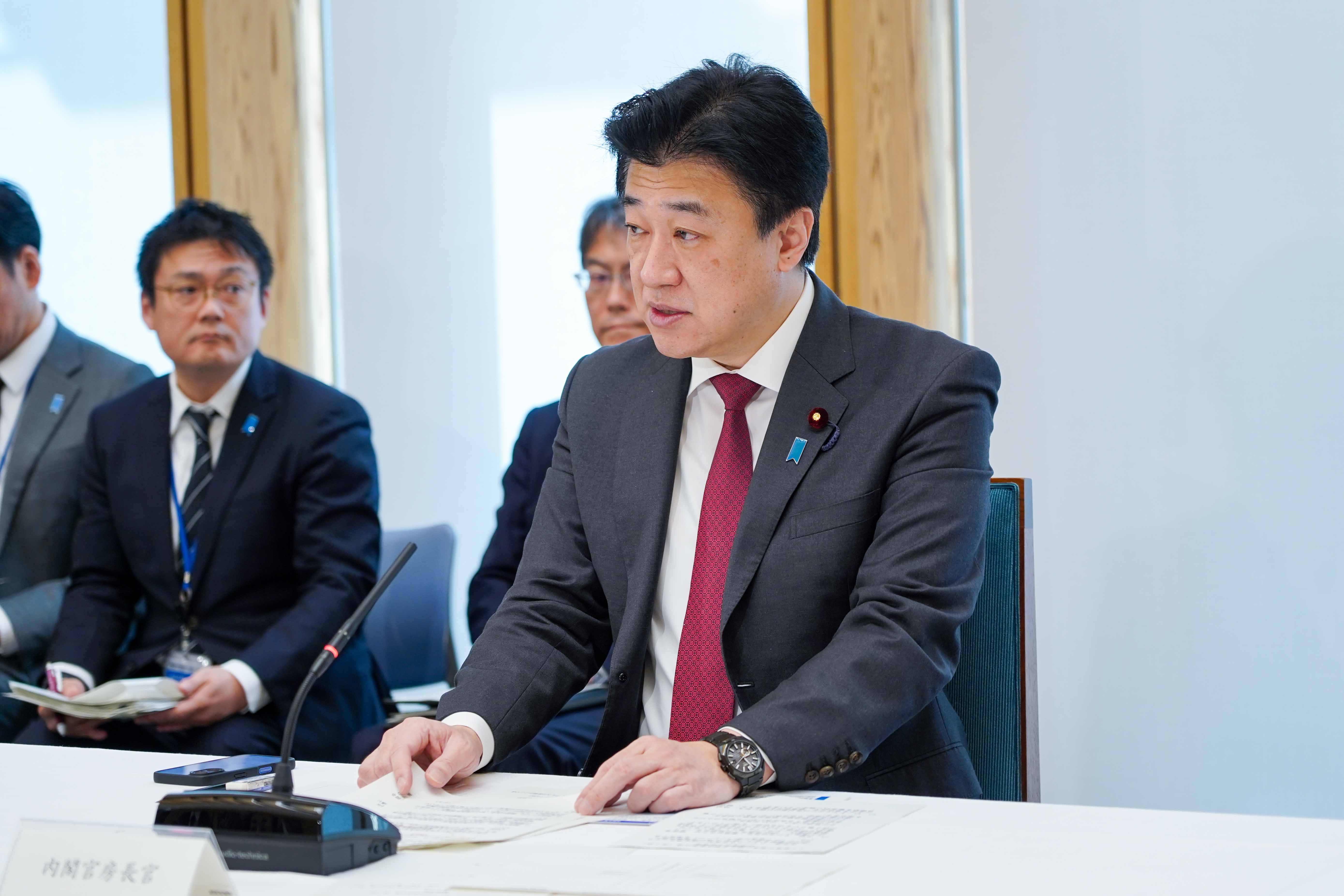 会議のまとめを行う木原官房長官７