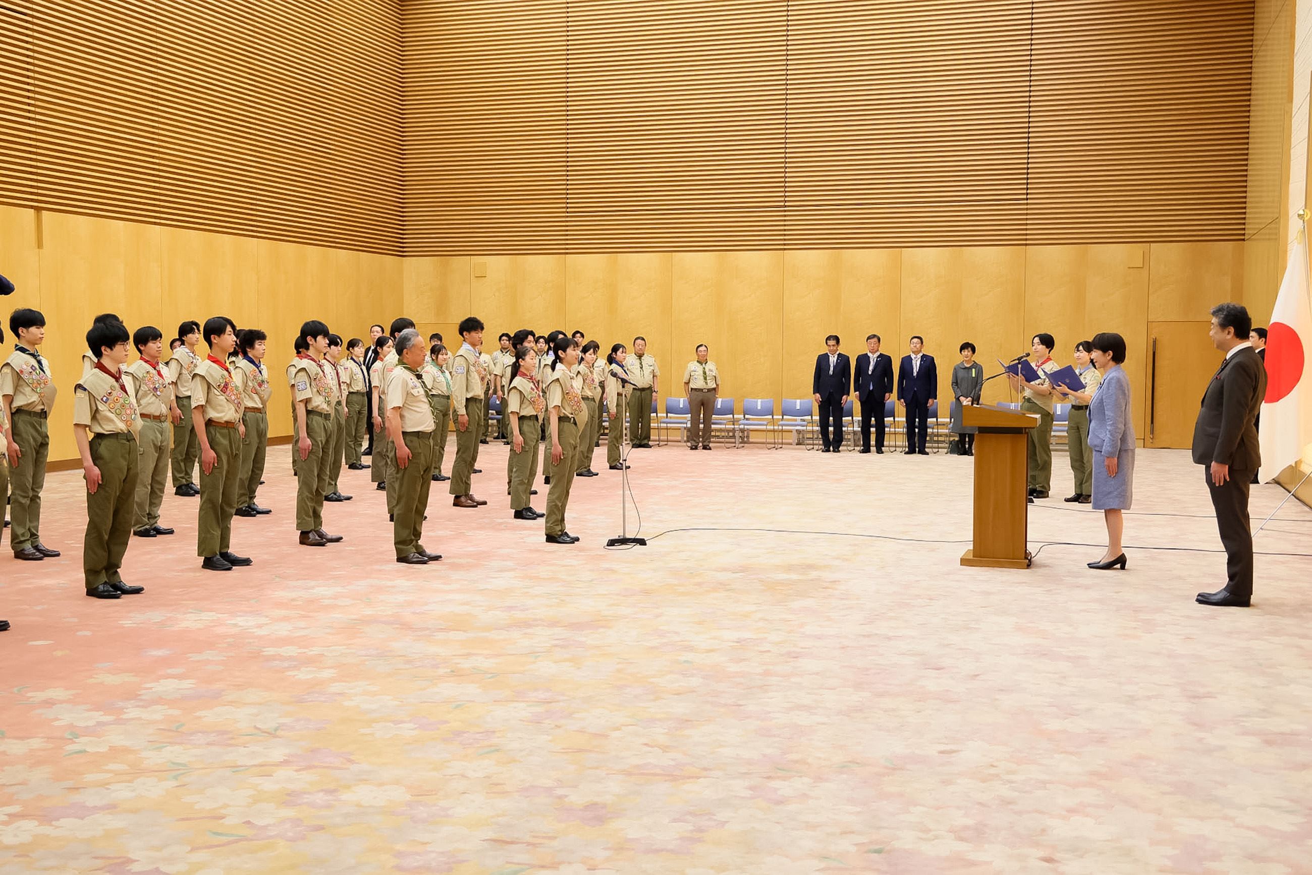 表敬を受ける高市総理５