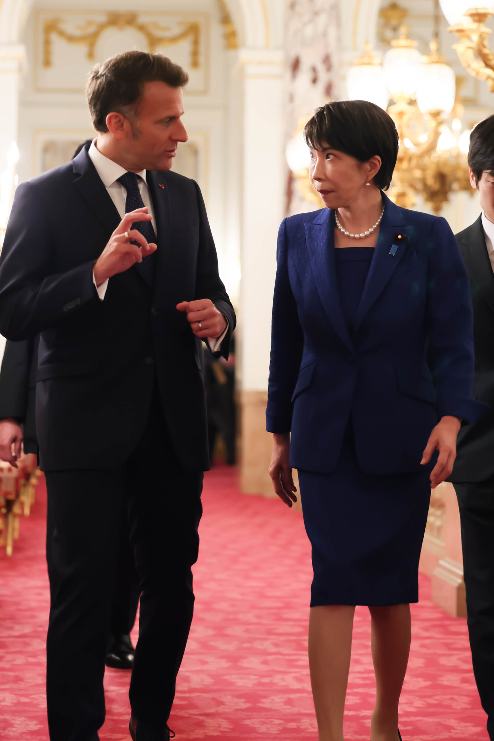 栄誉礼及び儀じょうに臨む両首脳２