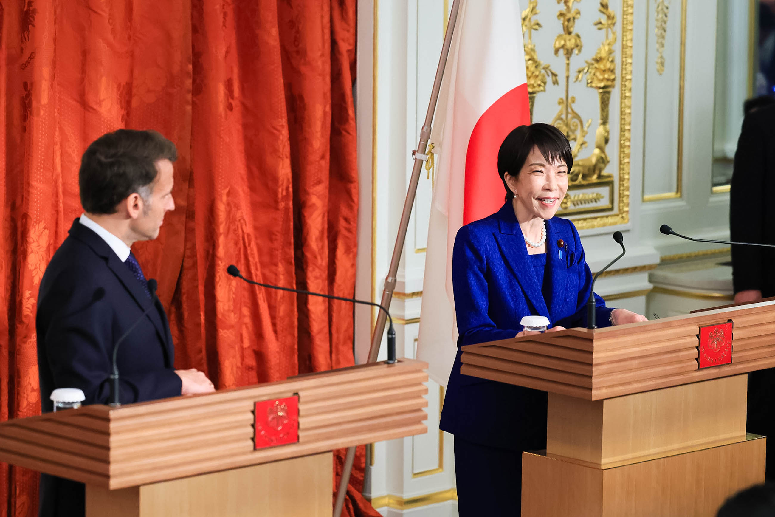 共同記者発表６