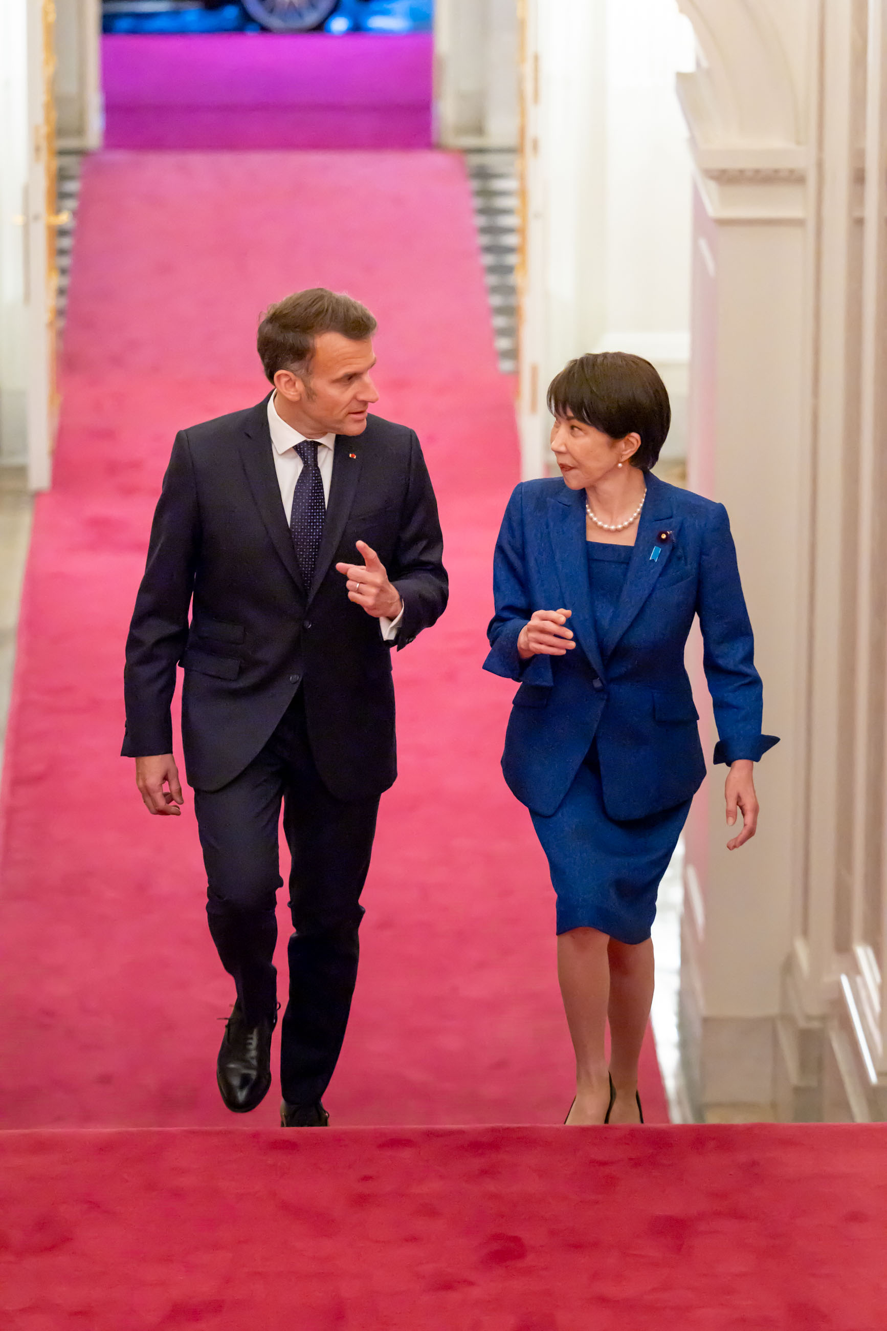 栄誉礼及び儀じょうに臨む両首脳１