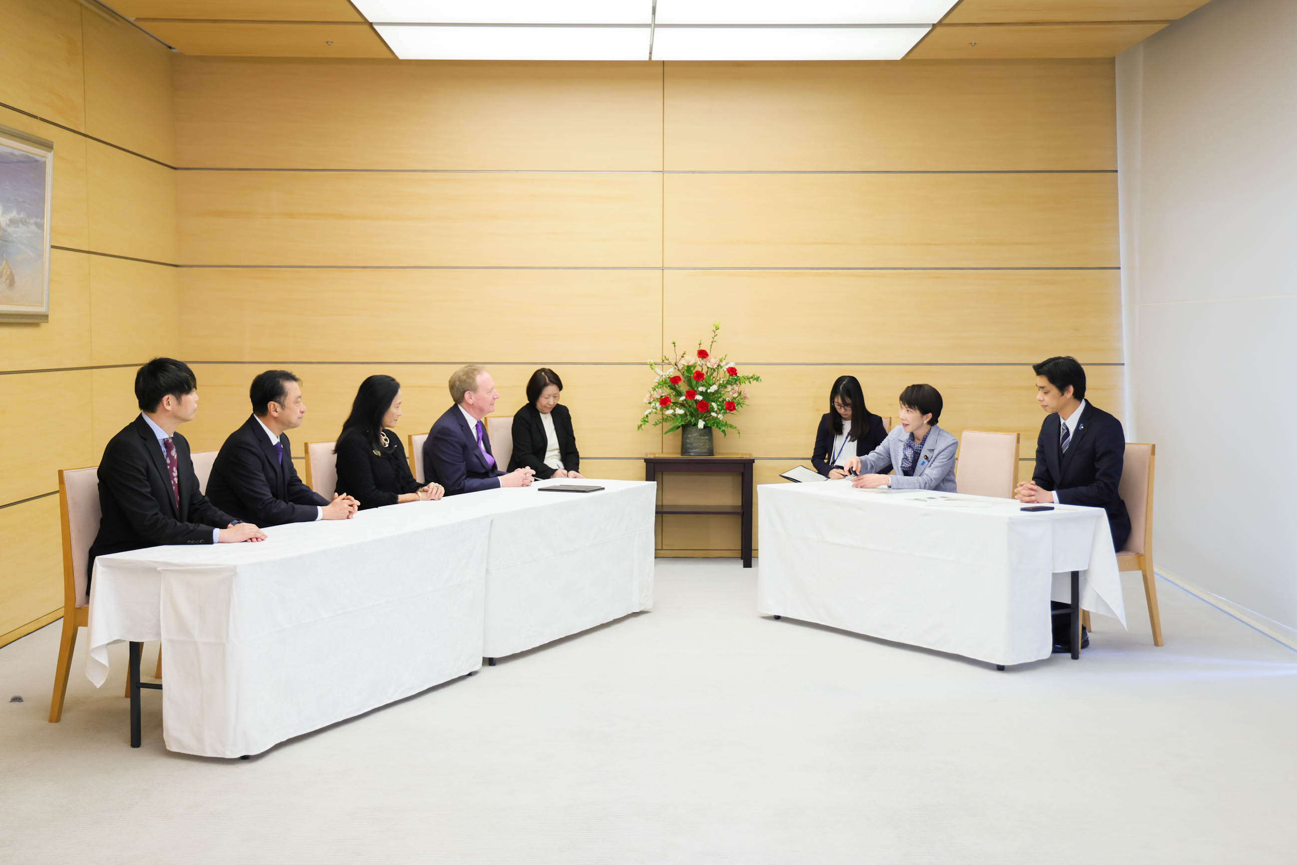 表敬を受ける高市総理２