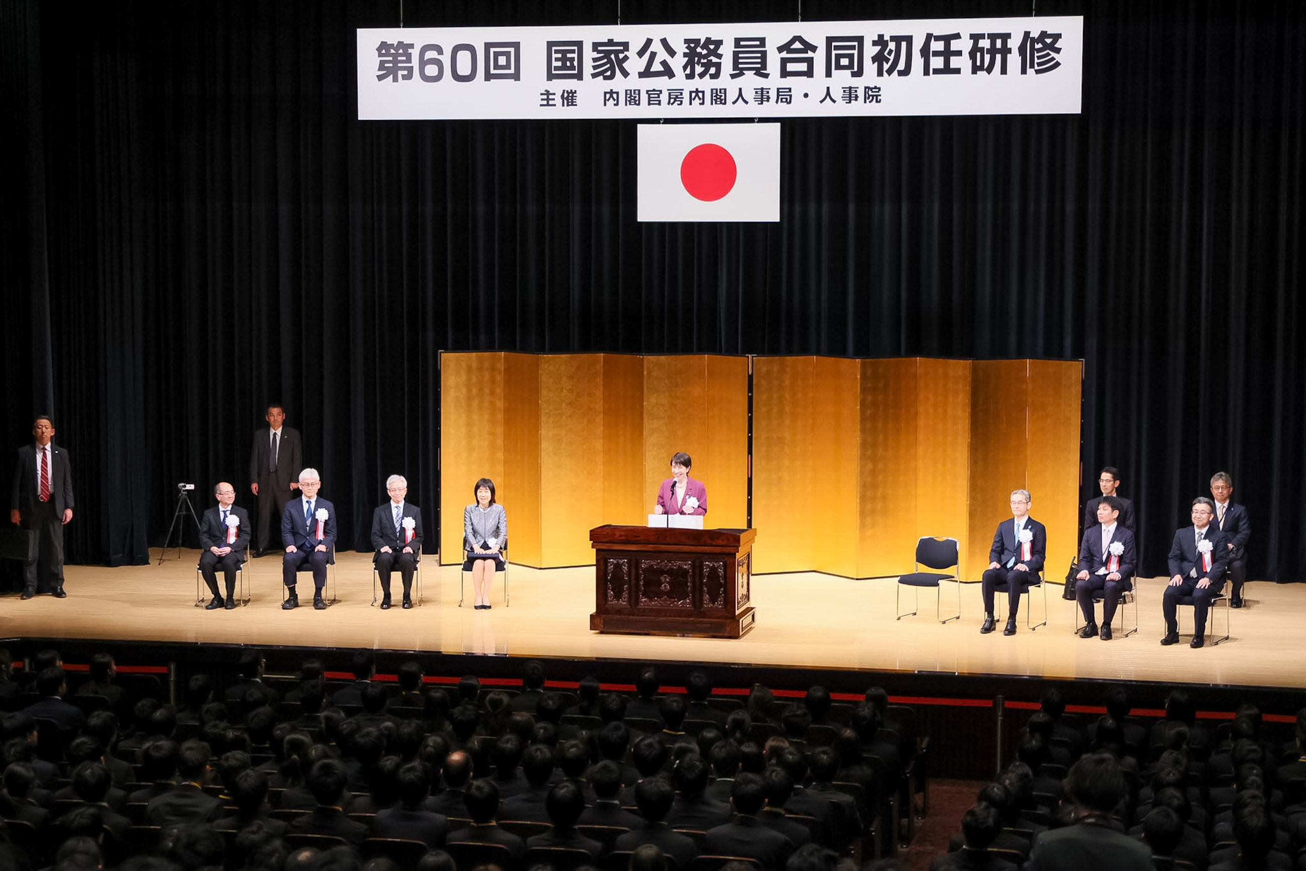 訓示する高市総理１