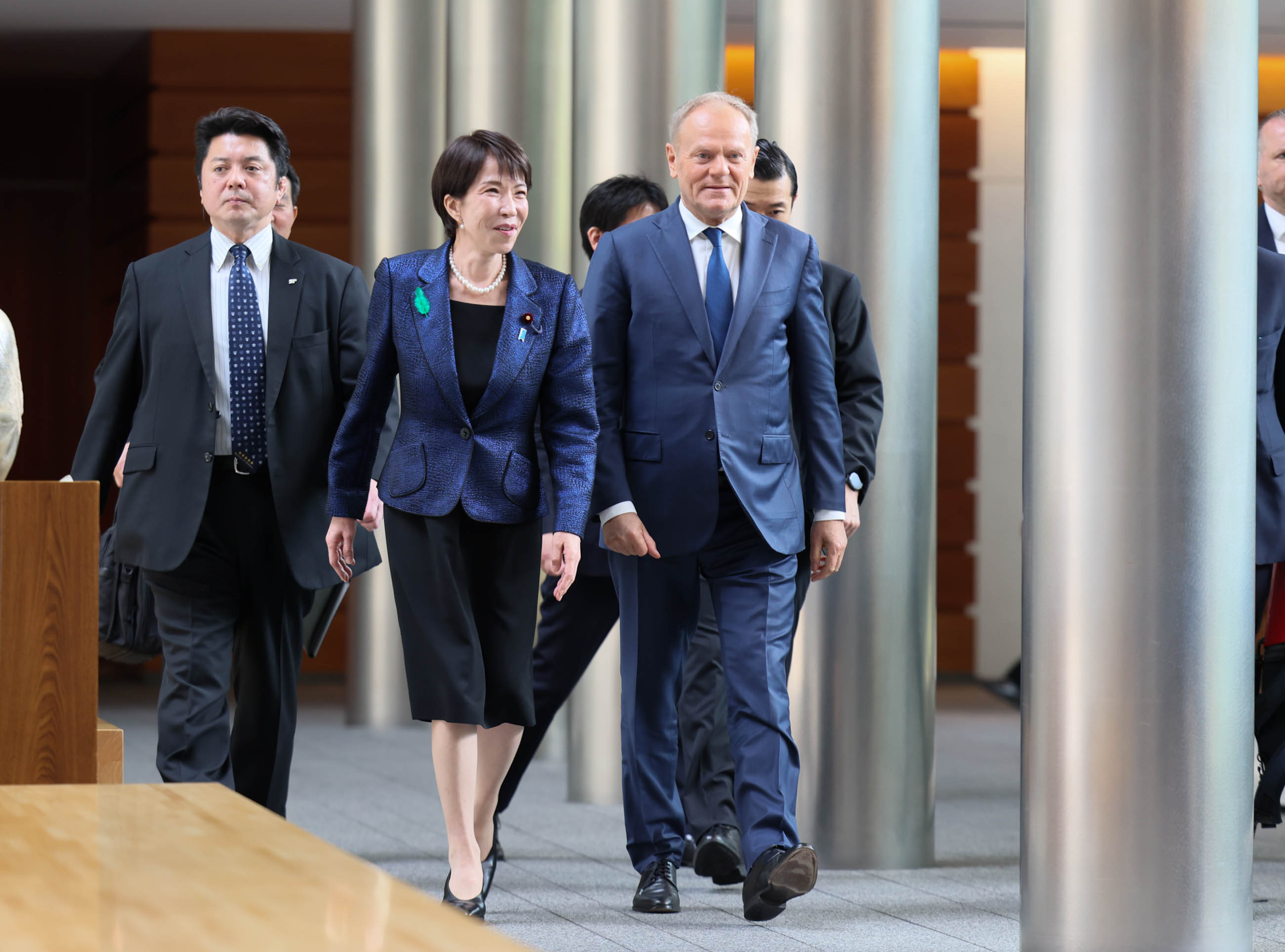 首脳会談に臨む両首脳２